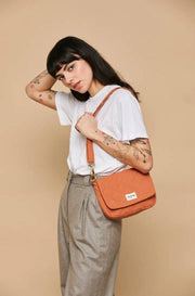 Pikowana torba na ramię Hindbag Margault - Sienna
