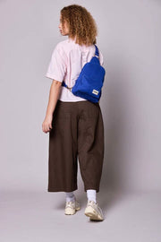 Torba na ramię Felix Sling Bag – elektryczny błękit