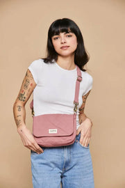 Pikowana torba na ramię Hindbag Margault - różowy