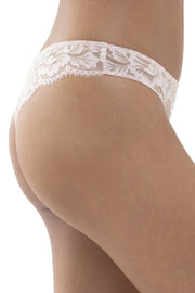 Mey Amazing String Lace Thong - Blossom nago