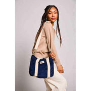 Torba na ramię Louise Square Crossbody - aksamitna granatowa