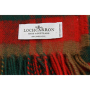 Koc z owczej wełny Locharron of Scotland Borders Maple Leaf - czerwony/ciemny zielony
