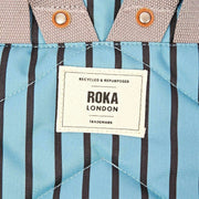 Roka Canfield B Średni plecak z płótna z recyklingu - niebieskie paski