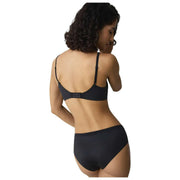 Biustonosz Triumph Body Make Up Soft Touch – czarny